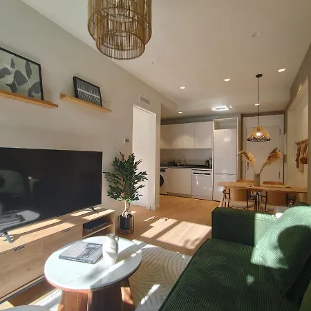 Apartment Mr Luxury Born 1br With Balcony *
