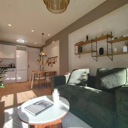 Mr Luxury Born 1br With Balcony