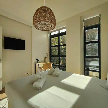 Mr Luxury Born 1br With Balcony Barcelona